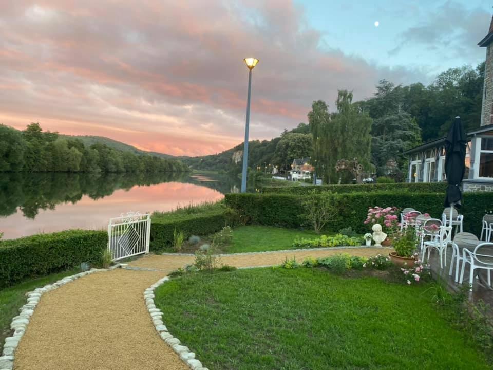 Logis Le P'Tit Rouillon Au Rythme De La Meuse Daire Annevoie-Rouillon Dış mekan fotoğraf